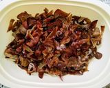 Foto langkah ke 1 dari resep Tumis Pedas Jamur Kuping Hitam.