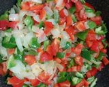 Foto del paso 2 de la receta PISTO CASERO en la sartén🌶🥒
