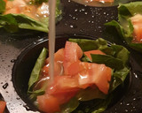 Foto del paso 3 de la receta: Nidos 'fit' de espinacas y tomate