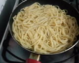 Foto do passo 2 de Spaghetti ao Alho e Óleo