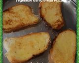 वेजिटेबल गार्लिक ब्रेड पिज्जा (Vegetable garlic bread pizza recipe in Hindi) रेसिपी चरण 3 फोटो