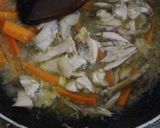 Foto langkah ke 2 dari resep Tumis mie sayur.