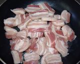 รูปขั้นตอนการทำที่ 2 ของ หมูสามชั้นผัดพริกเกลือ-ข้าวหมูสามชั้นผัดพริกเกลือ