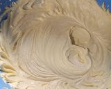 Foto langkah ke 2 dari resep French Apple Cupcake.