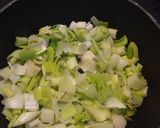 Foto del paso 1 de la receta Albóndigas de bacalao y berenjena en salsa de puerro y apio