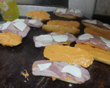 Foto del paso 3 de la receta: Panes de leche con bacon, queso fresco y pimientos del piquillo