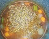 Foto del passaggio 10 della ricetta Pasta ripiena di cotechino al lambrusco su crema di lenticchie