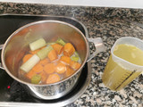 Crema de moniatos i porros amb cruixent d'ibèric i parmesà