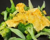 魩魚XO醬炒雞蛋花椰的食譜步驟3照片