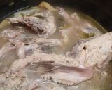 A picture of step 3 of Chicken clear soup.