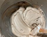 Foto del paso 4 de la receta: Mousse de chocolate con trozos de frutos secos