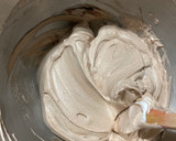 Foto del paso 4 de la receta: Mousse de chocolate con trozos de frutos secos