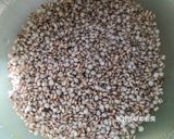 A picture of step 2 of Barley, Yam, and Pork Rib Soup.