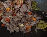 Foto langkah ke 2 dari resep Asem-Asem Daging + Buncis.