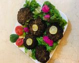 A picture of step 5 of Peshawari chapli kabab.
