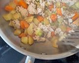 A picture of step 4 of Korean Black Bean Chicken Lettuce Wraps.