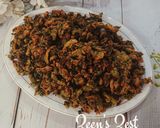 A picture of step 4 of Pyaaz Paalak Pakodi/Spinach Onion Pakodi.