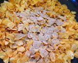 A picture of step 3 of Cornflakes Chivra.