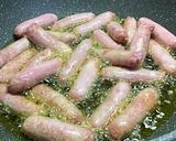 Foto del paso 1 de la receta: Salchichas de pollo con patatas borrachitas