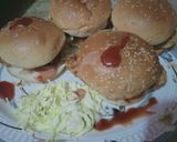 A picture of step 2 of Zinger burger 🍔 ymmm very ymmi.