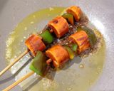 Foto langkah ke 5 dari resep Sosis bakar paprika.
