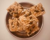 A picture of step 6 of Murmura Pumpkin Chikki 😋.