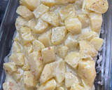 Foto del paso 3 de la receta: Papas gratinadas con queso y crema, acompañadas de salmón a la plancha