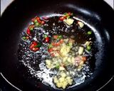 รูปขั้นตอนการทำที่ 3 ของ ถั่วฝักยาวผกะปิใส่ไก่