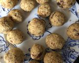 A picture of step 3 of Passion fruit energy balls - vegan.