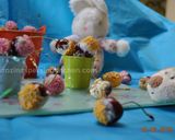 A picture of step 4 of White Chocolate dipped Cherries.