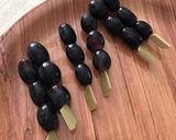 صورة لخطوة 1 من وصفة تانجهولو بالعنب 🍇 Grape Tanghulu