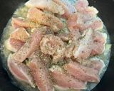 Foto del paso 3 de la receta: Pavo cremoso de champiñones con papitas a la mantequilla apto APLV AAM
