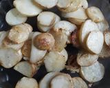 Foto del paso 1 de la receta: Papa con cebolla y queso