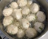 Foto langkah ke 4 dari resep Bakso Udang Goreng.