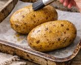 Foto del passaggio 1 della ricetta Patate ripiene croccanti al forno