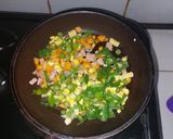 Foto langkah ke 3 dari resep Martabak Telur Abang-Abang Isi Sayuran (Buncis, Wortel, Jagung).