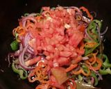 Foto del paso 2 de la receta Caballa a la moruna, con patatas y pimientos
