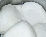 A picture of step 5 of Tuwon shinkafa.