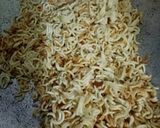 A picture of step 1 of Maggi bhel.