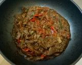 Foto langkah ke 5 dari resep Daging Sapi Lada Hitam.