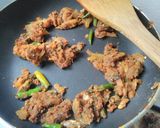 A picture of step 4 of Dhaba Style Paneer Masala.