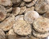 Foto del paso 5 de la receta: Galletas integrales con mix de semillas y orégano 🌿♥️