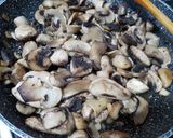 Foto del paso 10 de la receta: Filetes de pechuga A la plancha con Setas y Champiñones😋🍽