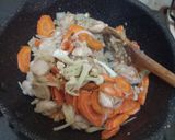 Foto langkah ke 7 dari resep Cap Cay Goreng Chinese.