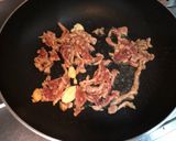 蠔油嫩肉絲炒油菜的食譜步驟2照片