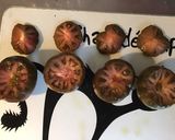 Une image de l'étape 4 de Tomates noires farcies poireaux et leurs gambas sauvages.