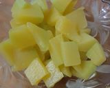 A picture of step 1 of Pumpkin rose bun.