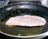 Foto del paso 5 de la receta: Filete de pescado al ajillo