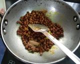 A picture of step 2 of Kala Chana Salad.