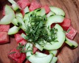 Foto del paso 2 de la receta: Ensalada de sandía con pepino